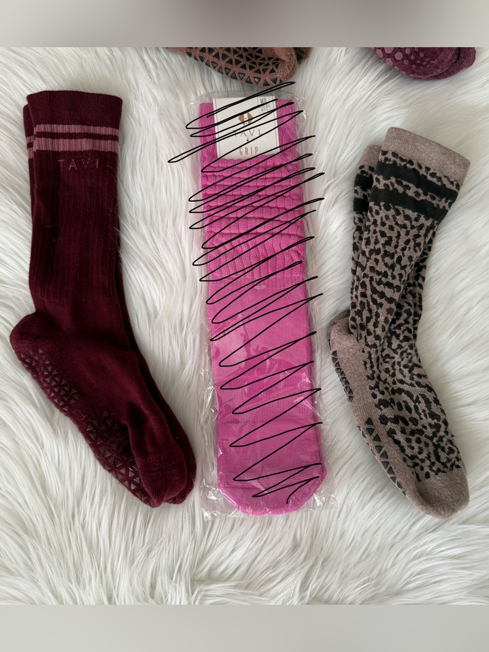 Tavi x Pure Barre Grip Sticky Socks Crew Medium - Picture 3 of 5